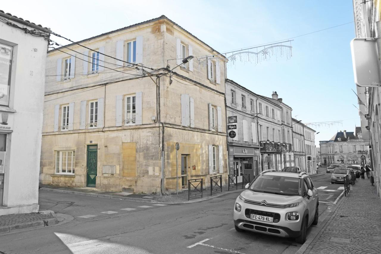 T2 De 55M2 Avec Toit Terrasse, Hyper Centre, Wifi, Draps, Savons Et Serviettes Fournis Cognac Room photo