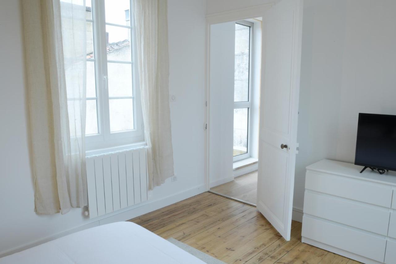 T2 De 55M2 Avec Toit Terrasse, Hyper Centre, Wifi, Draps, Savons Et Serviettes Fournis Cognac Exterior photo